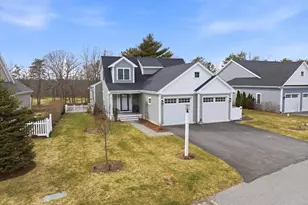 32 Pebble Bch Dr, Plymouth, MA 02360 - Photo 1