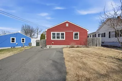 88 Agnes St, Springfield, MA 01118 - Photo 1