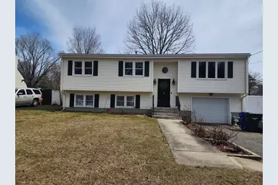 61 Monticello Ave, Springfield, MA 01109 - Photo 1
