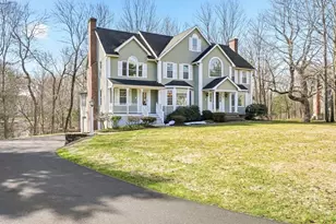 8 Ashford Ln, Andover, MA 01810 - Photo 1