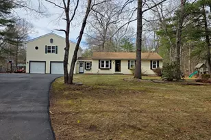 11 Walnut St, Douglas, MA 01516 - Photo 1