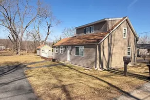 7 Southbridge St Ct, Auburn, MA 01501 - Photo 1