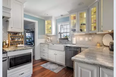 28 E St, Hull, MA 02045 - Photo 1