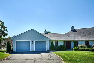 14 McIntosh Dr, Amherst, MA 01002 - Photo 1