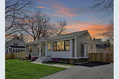 7 Christopher St, Newburyport, MA 01950 - Photo 1