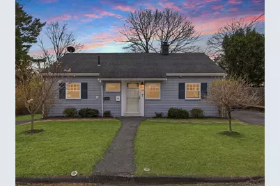 63 Jasper St, Saugus, MA 01906 - Photo 1