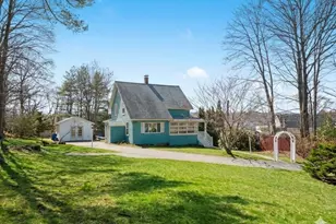 17 Preston St, Wakefield, MA 01880 - Photo 1