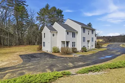 10 Meadowbrook Ct #10, Oxford, MA 01540 - Photo 1