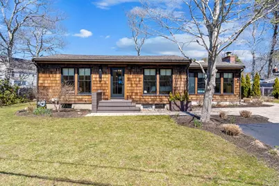 10 Knollwood Dr, Falmouth, MA 02536 - Photo 1