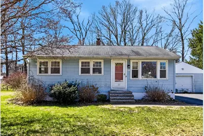 27 Robin Rd, Westborough, MA 01581 - Photo 1