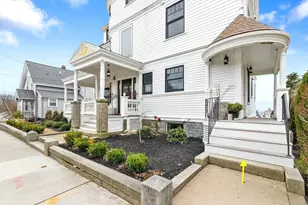 32 Beacon St, Gloucester, MA 01930 - Photo 1