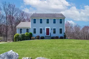25 East St, Uxbridge, MA 01569 - Photo 1