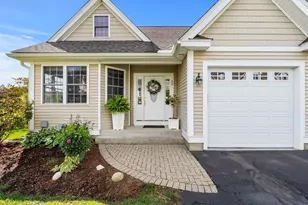 123 Carrington Ln, Uxbridge, MA 01569 - Photo 1