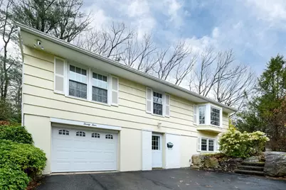 24 Centerwood Dr, Holden, MA 01520 - Photo 1
