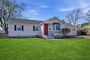 98 Greenpoint Cir, Chicopee, MA 01020 - Photo 1