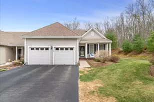 105 Taft Hill Ln, Uxbridge, MA 01569 - Photo 1