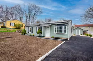 101 Laurie Ln, Lowell, MA 01854 - Photo 1