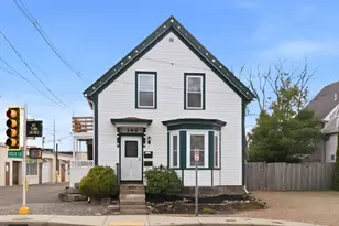 142 Elliott, Beverly, MA 01915 - Photo 1