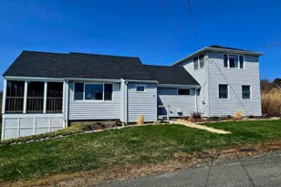 19 Dartmouth Rd, Ipswich, MA 01938 - Photo 1