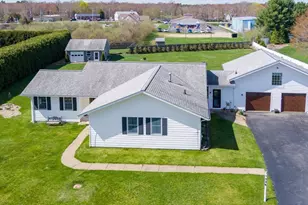 136 Old Fall River Rd, Swansea, MA 02777 - Photo 1
