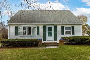 2 Montauk St, Falmouth, MA 02536 - Photo 1