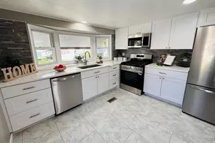 11 Lamplighter Ln, Springfield, MA 01119 - Photo 1