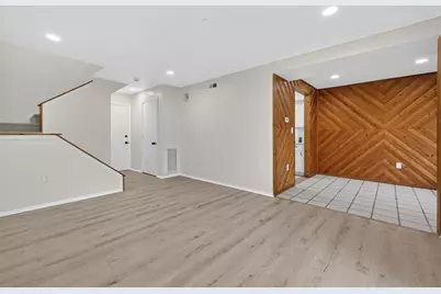 60 Laurelwood #32-3, Stoughton, MA 02072 - Photo 1