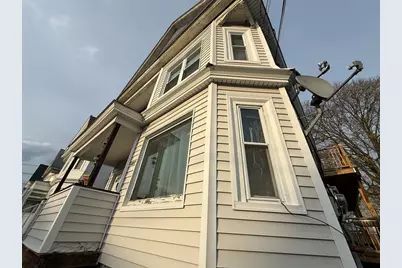 227 White St #F2-R, Lowell, MA 01854 - Photo 1