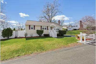 89 Coburn Dr, Lowell, MA 01854 - Photo 1
