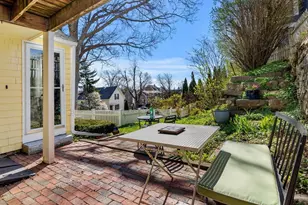 40 R Prospect St, Marblehead, MA 01945 - Photo 1