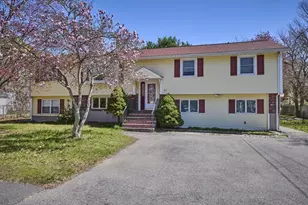 37 Locust St, Burlington, MA 01803 - Photo 1