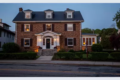 284 Main St, Wakefield, MA 01880 - Photo 1