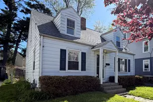 37 Elmdale St, West Springfield, MA 01089 - Photo 1