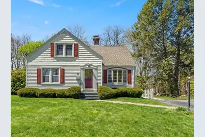 33 Hapgood Rd, Worcester, MA 01605 - Photo 1