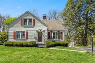 33 Hapgood Rd, Worcester, MA 01605 - Photo 1