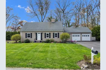 8 Hillside Rd, North Attleboro, MA 02760 - Photo 1