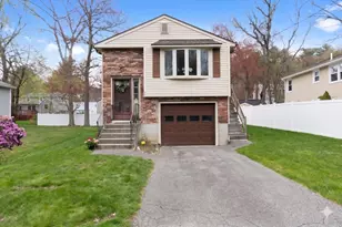 32 Criterion St, Reading, MA 01867 - Photo 1