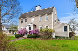 11 Union Pl, Newburyport, MA 01950 - Photo 1