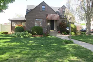 28 Clairmont Ave, Chicopee, MA 01013 - Photo 1