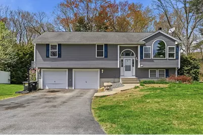 19 Fairfield Dr, Dudley, MA 01571 - Photo 1