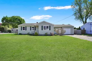 35 Sherwood St, Chicopee, MA 01013 - Photo 1