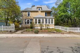 10 Oak Bluff St, Medford, MA 02155 - Photo 1