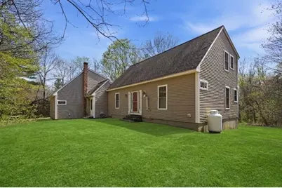 18 Fairview Dr, Rutland, MA 01543 - Photo 1