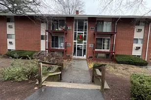 10 Longwood Dr, Andover, MA 01810 - Photo 1