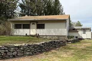 15 Old E St, Petersham, MA 01366 - Photo 1