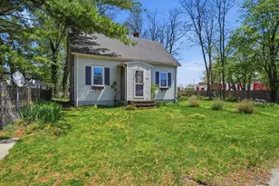34 Plympton St, New Bedford, MA 02745 - Photo 1
