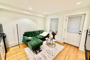 11 Thacher Ct, Boston, MA 02113 - Photo 1