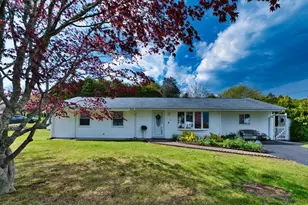 15 Mishawum Dr, Dartmouth, MA 02748 - Photo 1