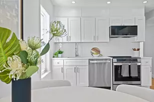 3 Hillside Ave, Somerville, MA 02145 - Photo 1