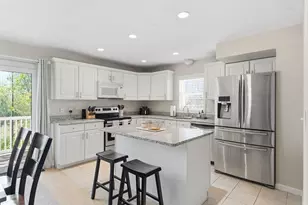 35 Collins St, Danvers, MA 01923 - Photo 1